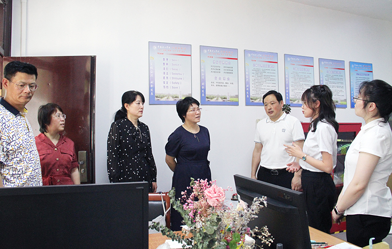 202106241624535022849220.jpg 9-1检查学生门卫.jpg